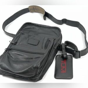 Tumi Vintage Black Leather Crossbody Bag Travel Messenger Shoulder Bag Unisex